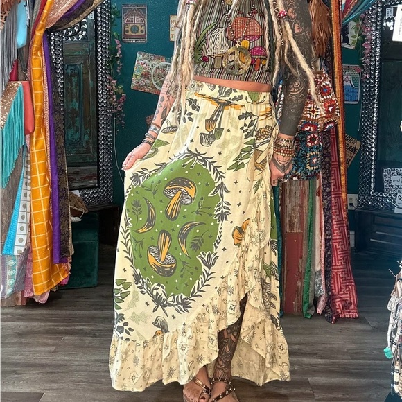 Lakhays Mushroom Print Ruffle Maxi Skirt - Picture 1 of 11